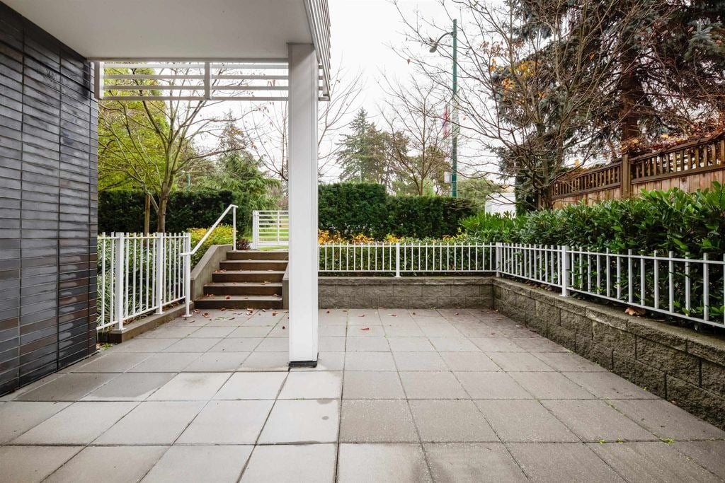 4867 Cambie St, #103
