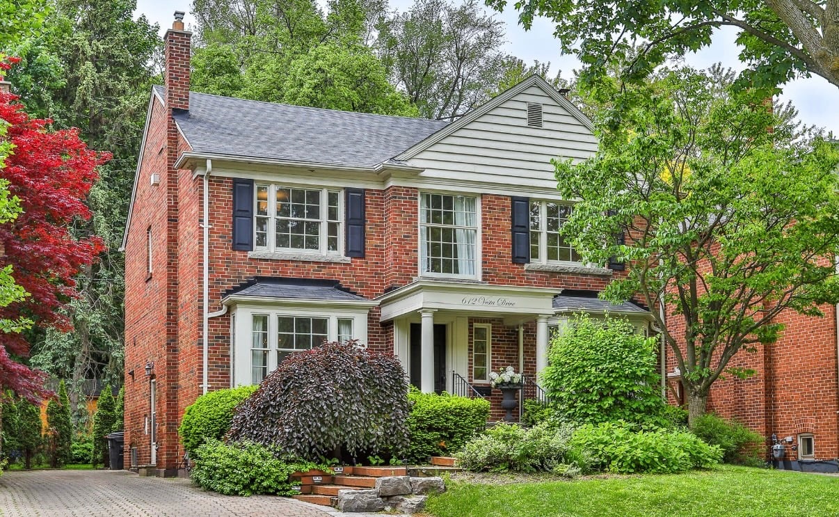  SOLD: Prestigious Forest Hill 