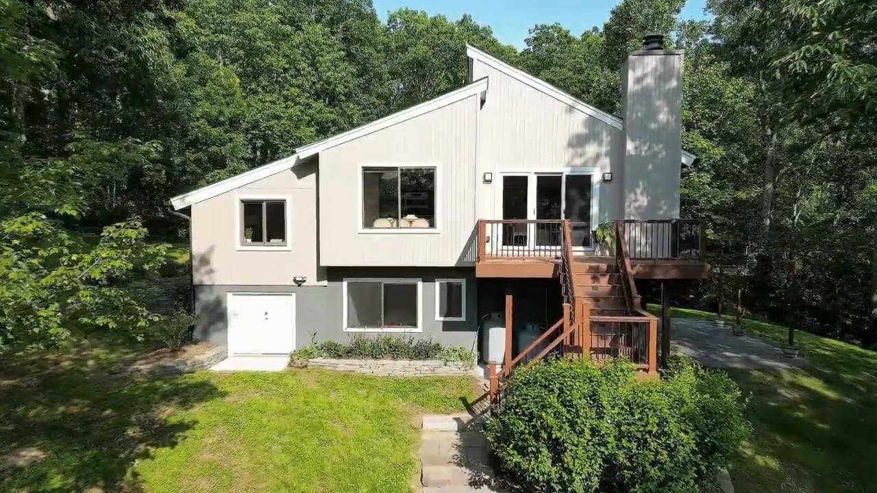 Stunning Contemporary Home in the Heart of Aldie, VA
