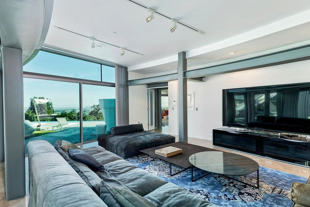 Estate Opulent