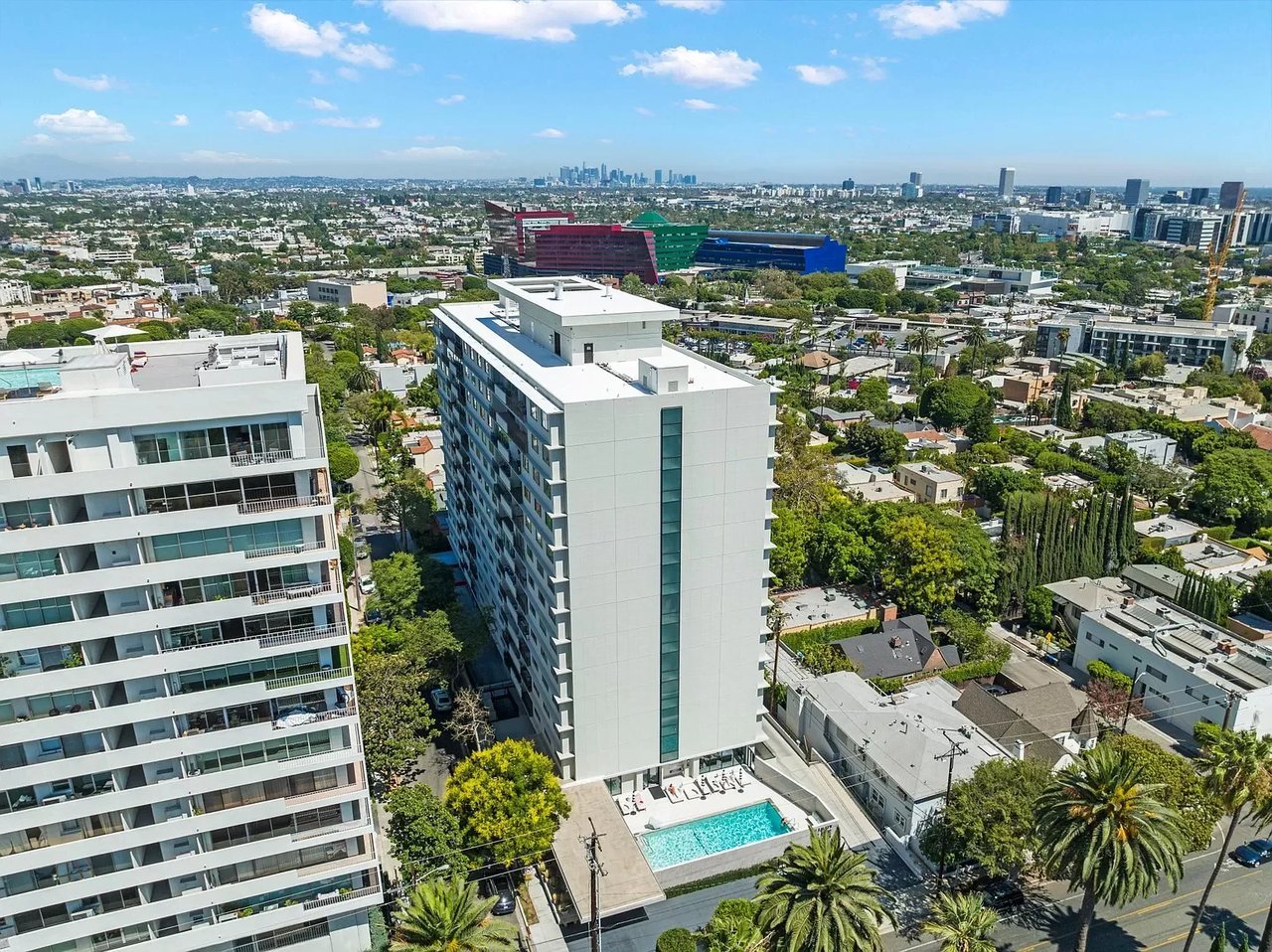 818 N Doheny Dr