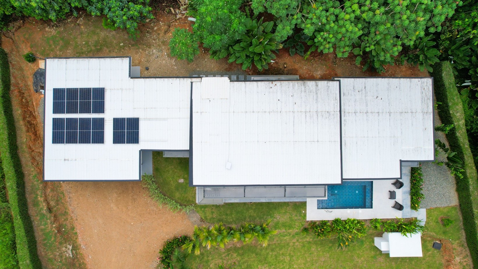 Private Modern Home in Ojochal, Costa Rica with Heated Saltwater Pool & Solar Backup