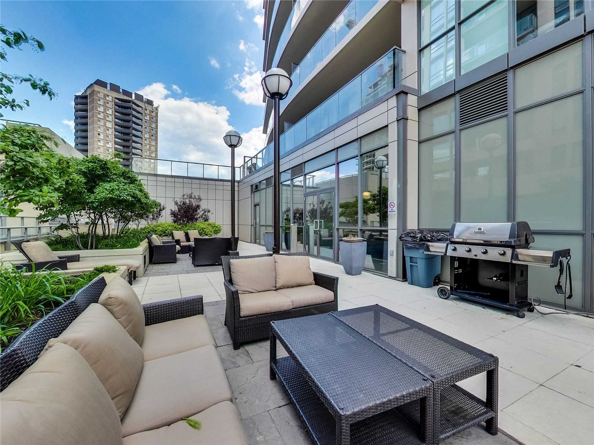 530 St Clair Ave W Unit: 1605