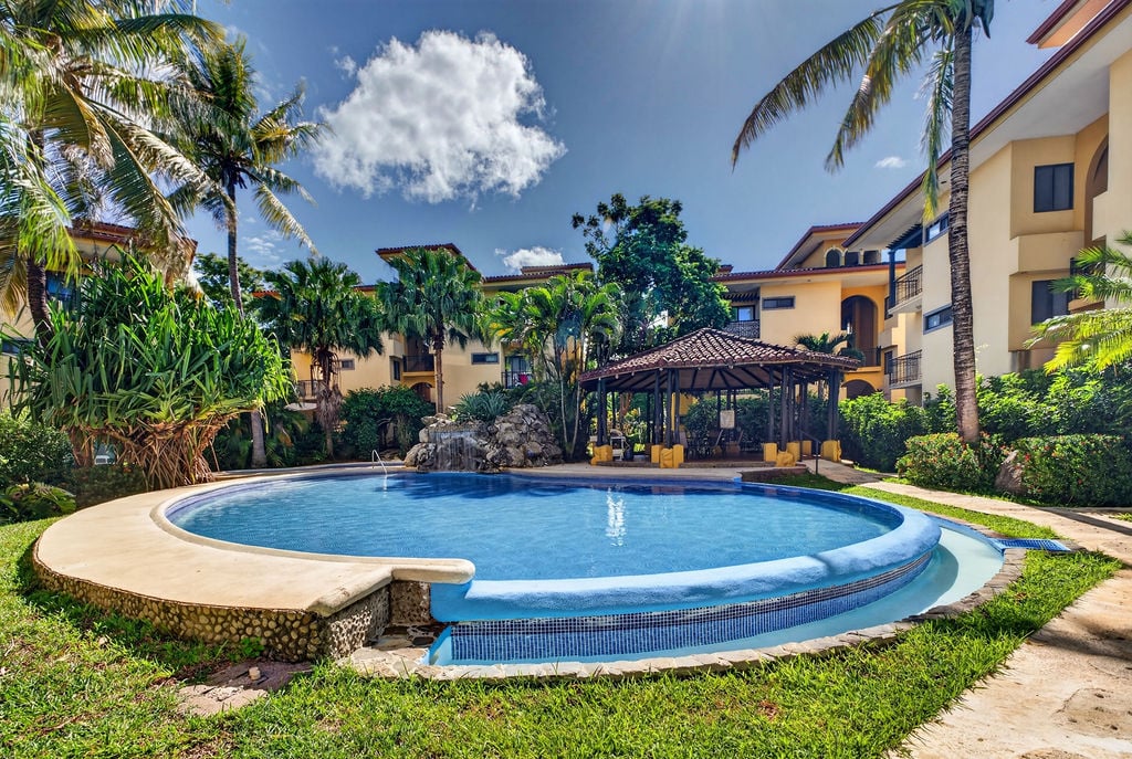 The Oaks #21 | Top-Floor, Turnkey Condo Minutes from Tamarindo