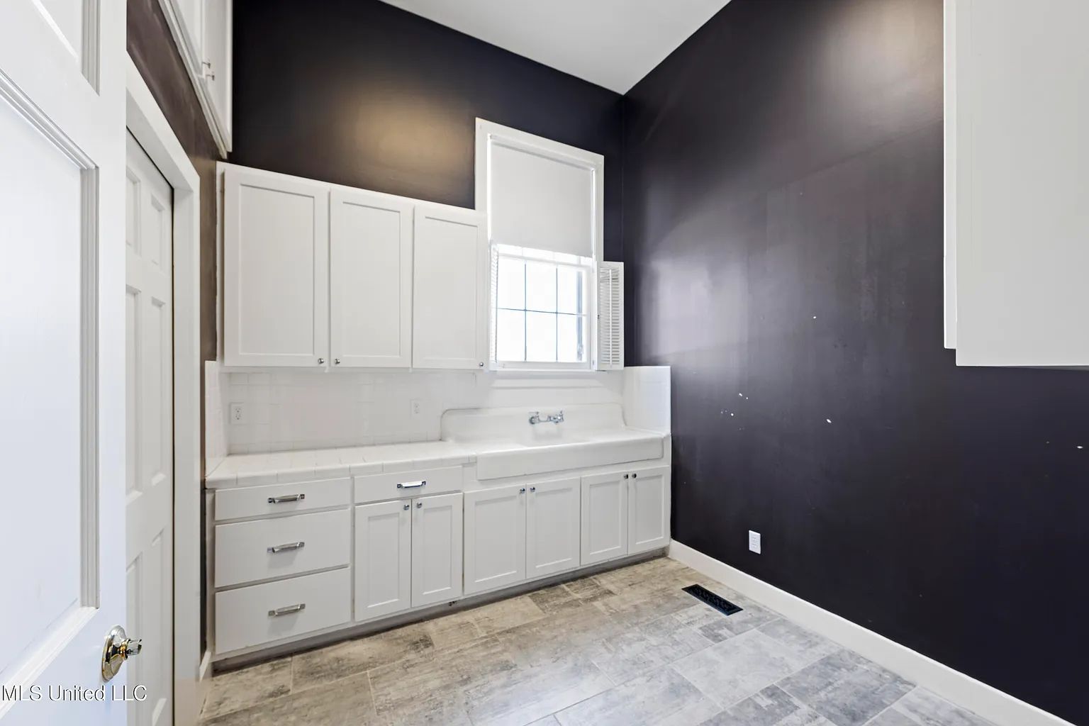 300 W Chulahoma Ave