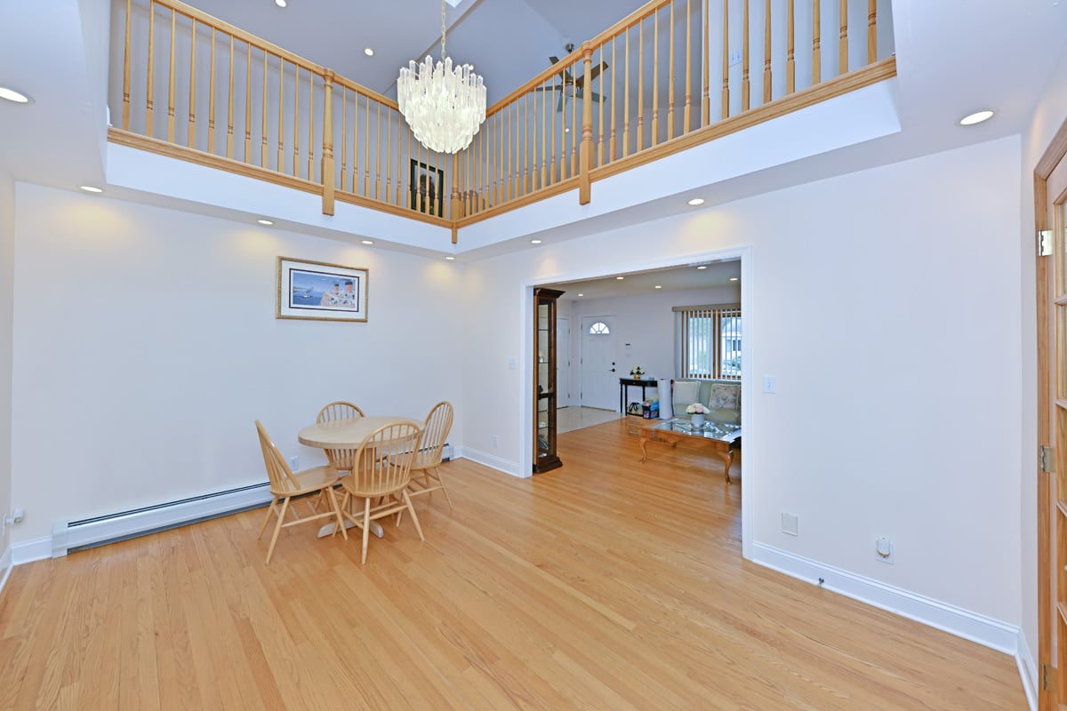 23 Spruce Pl