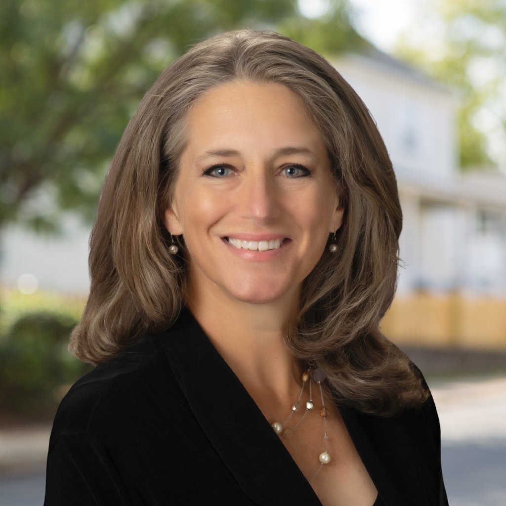 Robin Garbe Ashburn, VA Real Estate Agent Headshot