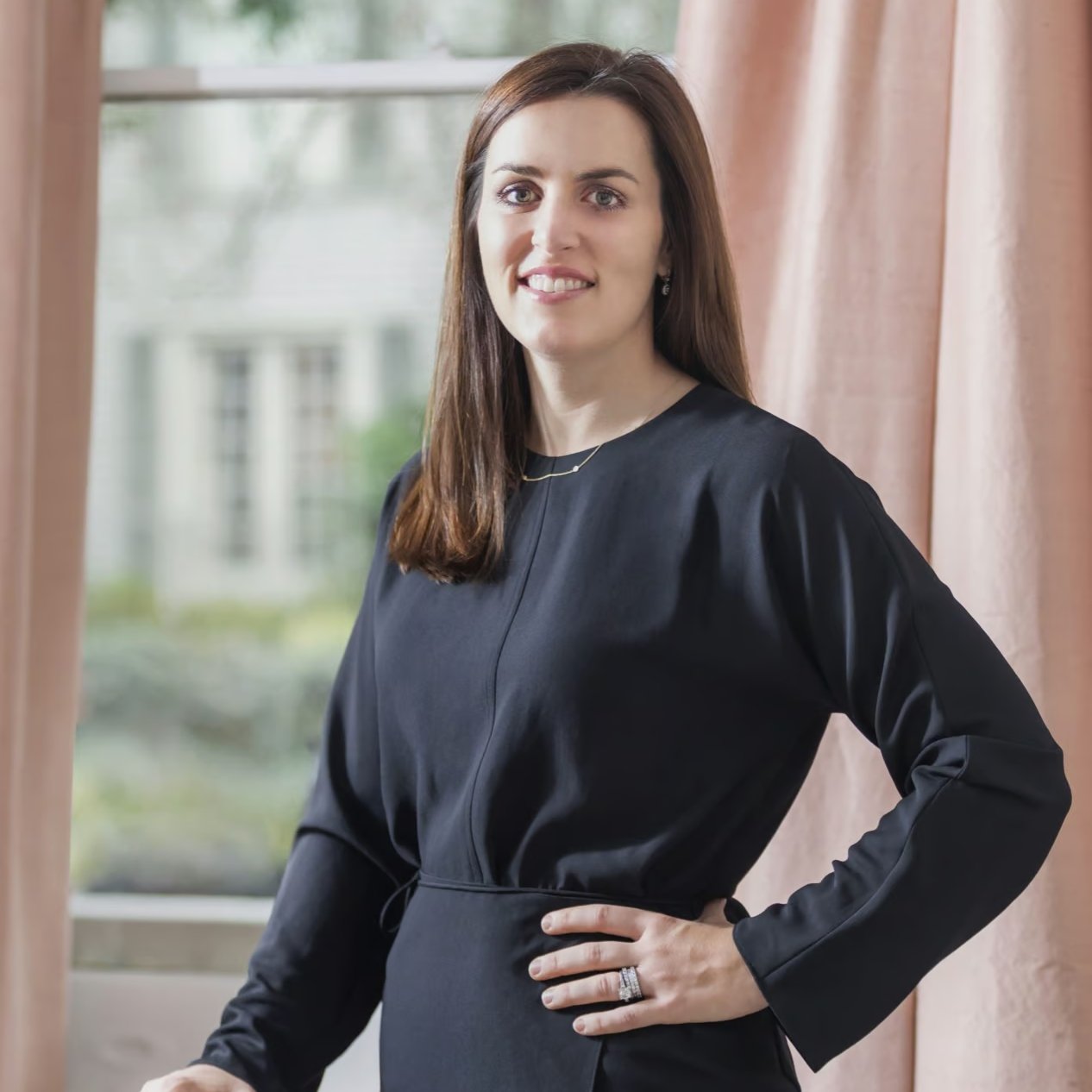 Molly Wogan New Orleans, LA Real Estate Agent Headshot
