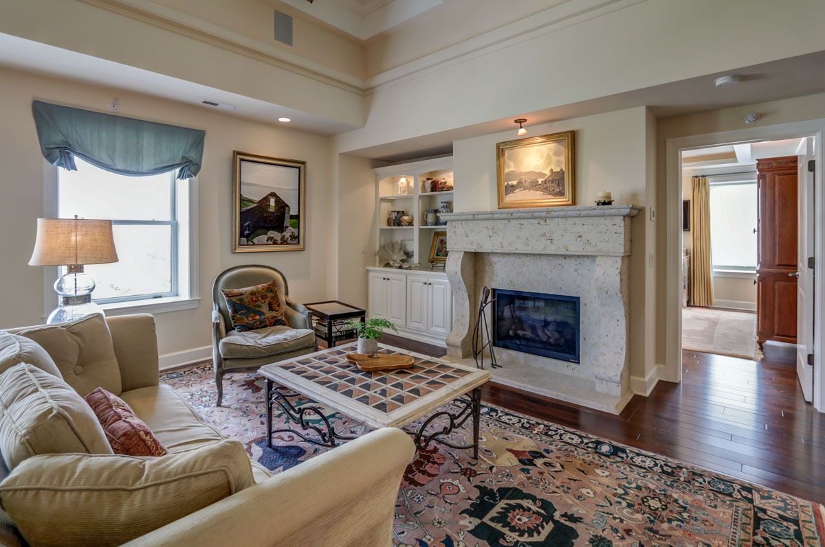 Exclusive Offering: Loraine Penthouse #1007