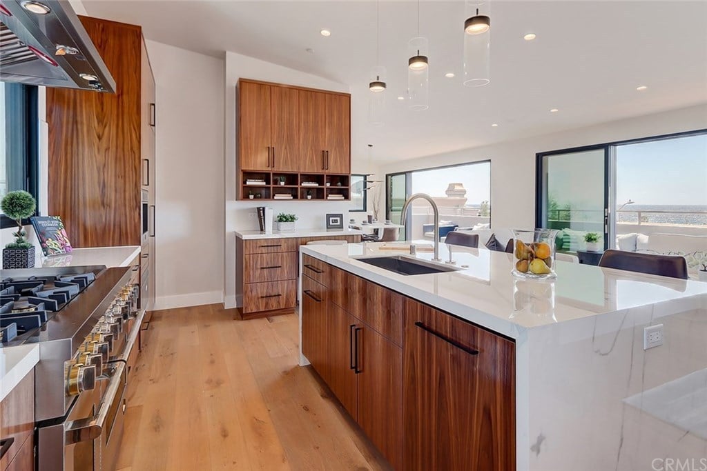 1705 Bayview Dr