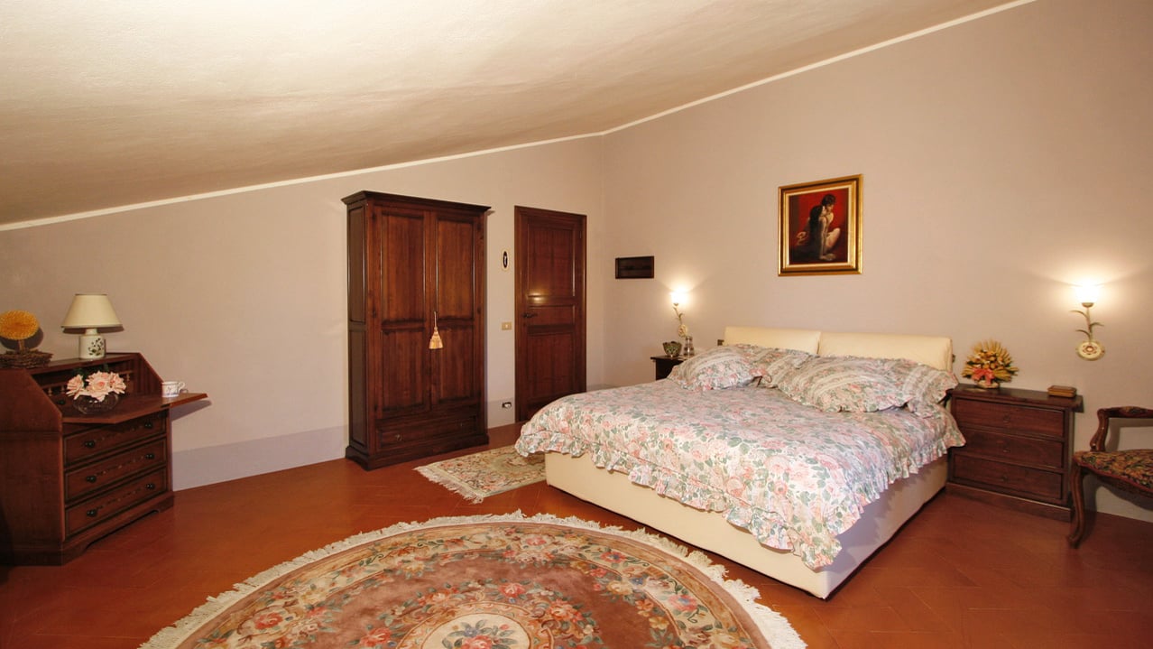 VILLA DI MEZZO