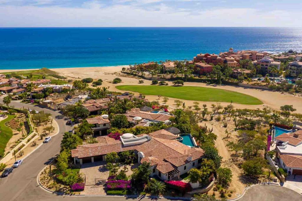 Summer is not over... So, what’s hot in Cabo? Cabo del Sol.