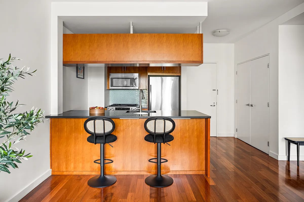 2-40 51st Ave #2E