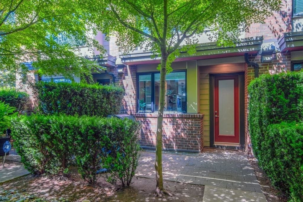 230 Salter St, #2