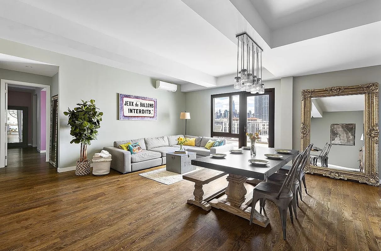 122 W St, #6H
