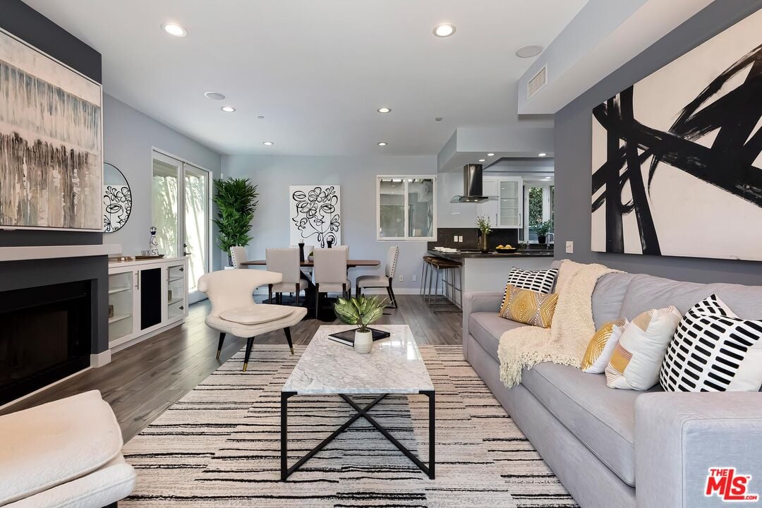 343 Huntley