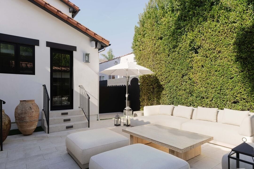 Solaris Pavilion, Westbourne Dr, 90048