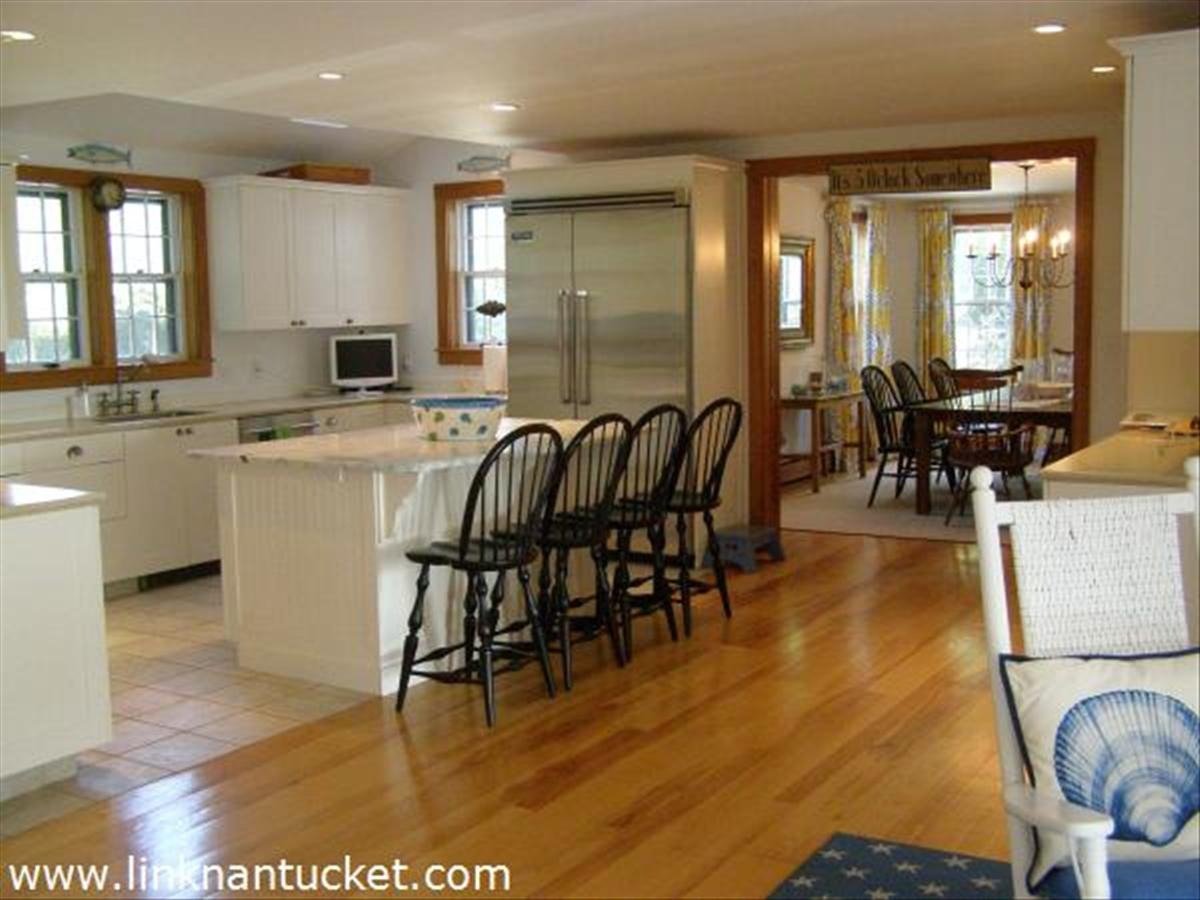21 R Madaket Rd
