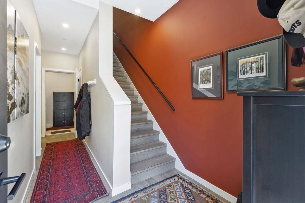 528 E 2nd St, #54