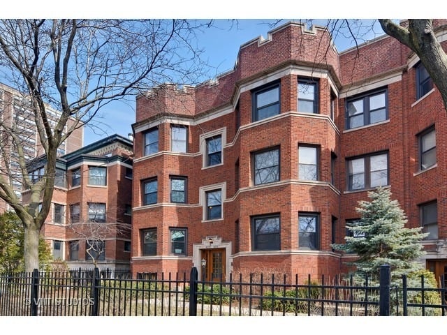 4211 N SHERIDAN RD 3S