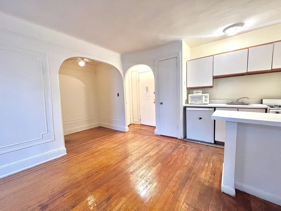 398 East 52nd Street 3B