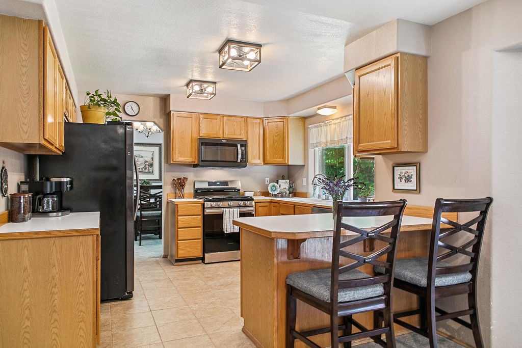 2147 Dunrobin Lane E