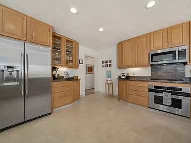 78 Cherry Ln
