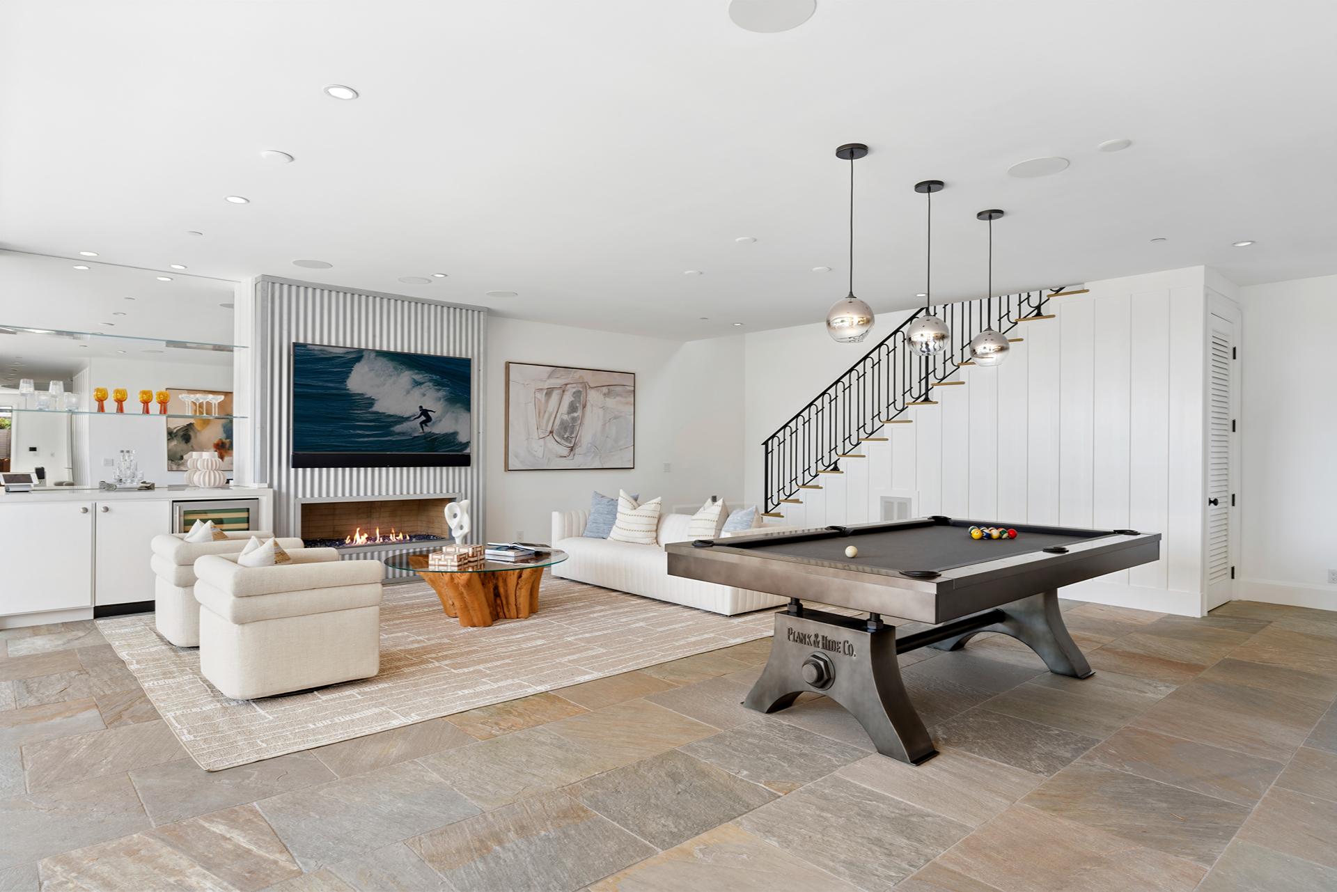 231 Tustin