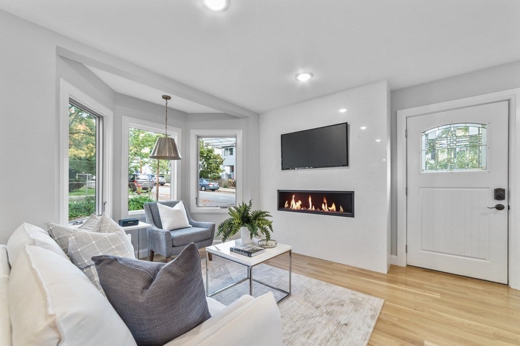 90 Holworthy St Cambridge, MA 02138