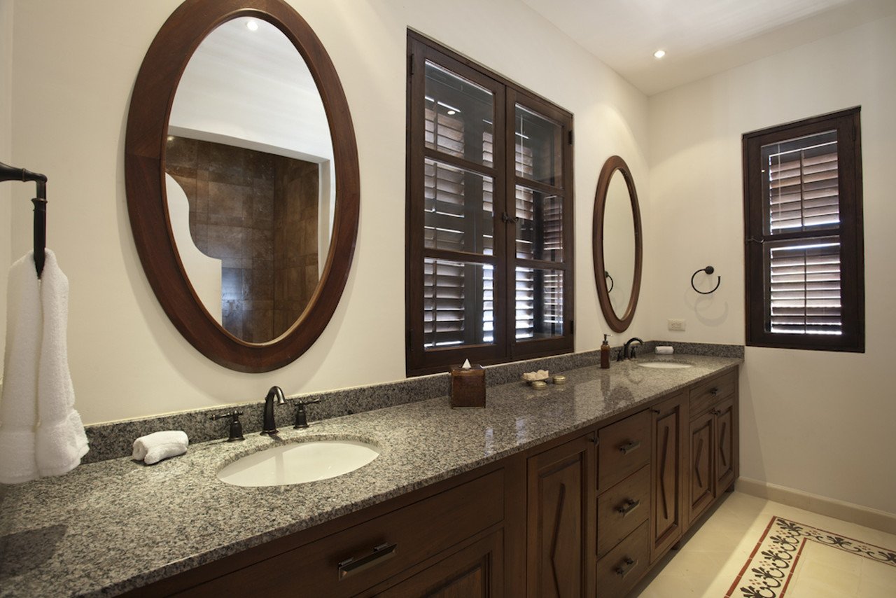 Casa de Tom - 15 Paseo del Mar | Timeless 5-Bedroom Beachfront Villa on Paseo del Mar, Las Catalinas