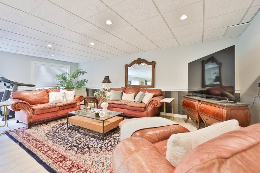 1520 Drymen Cres