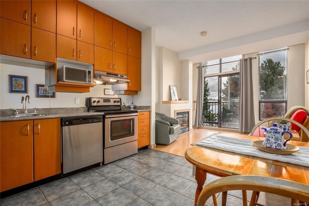 409 Swift St, #211