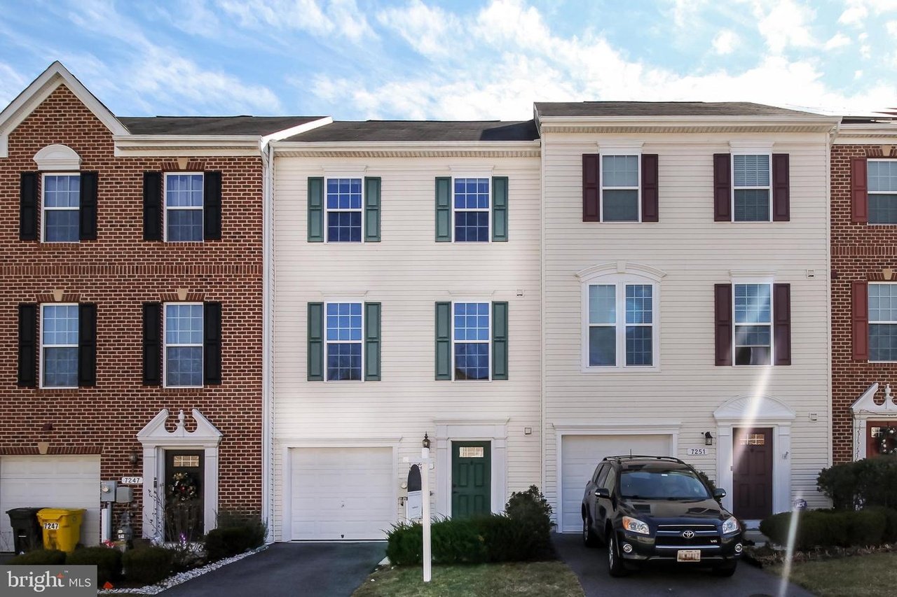 7249 Dorchester Woods Ln