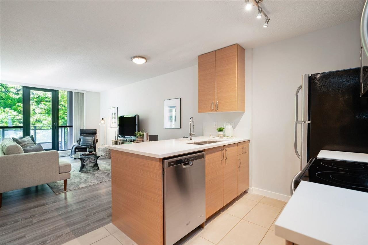 977 Mainland Street, #306