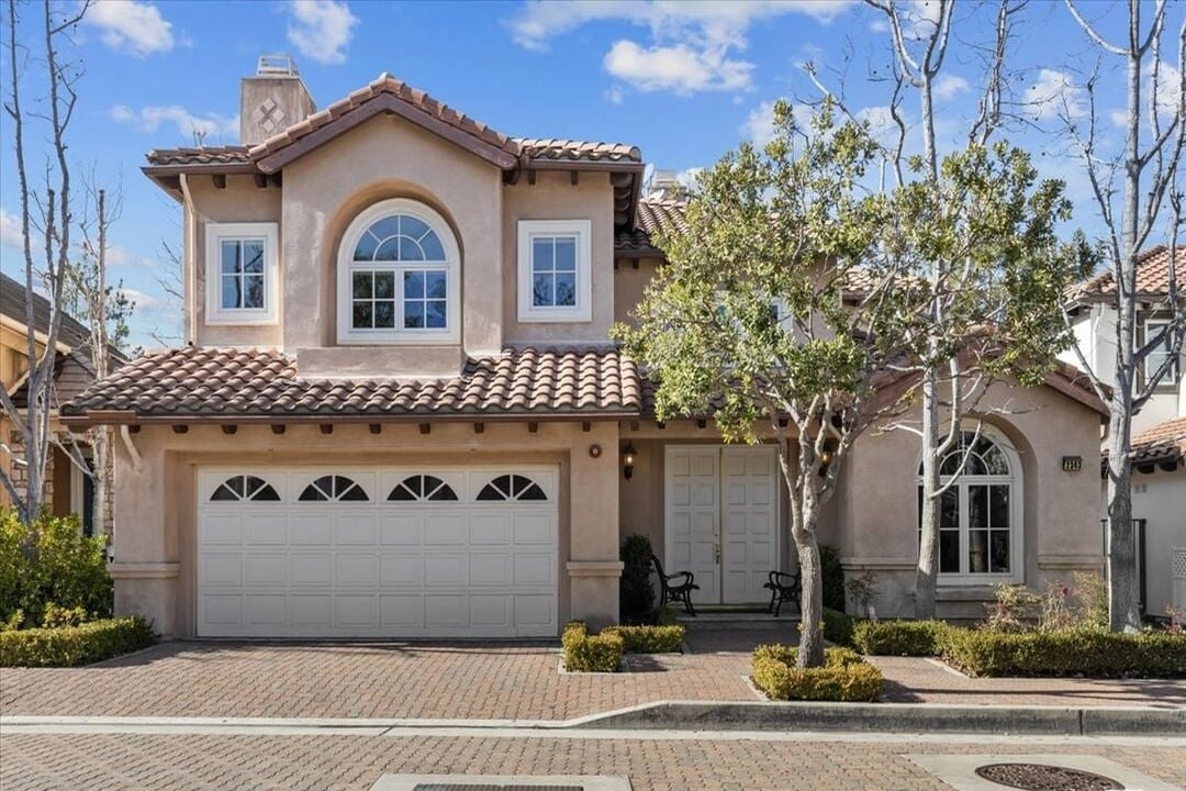 Buckingham Ln, 90077