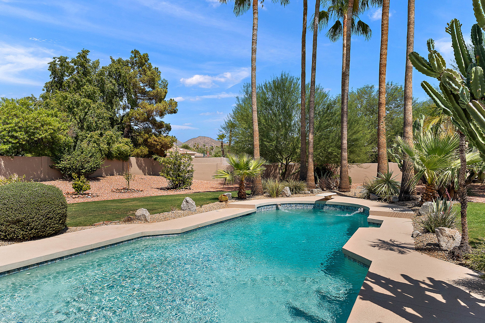10195 E CORRINE Drive