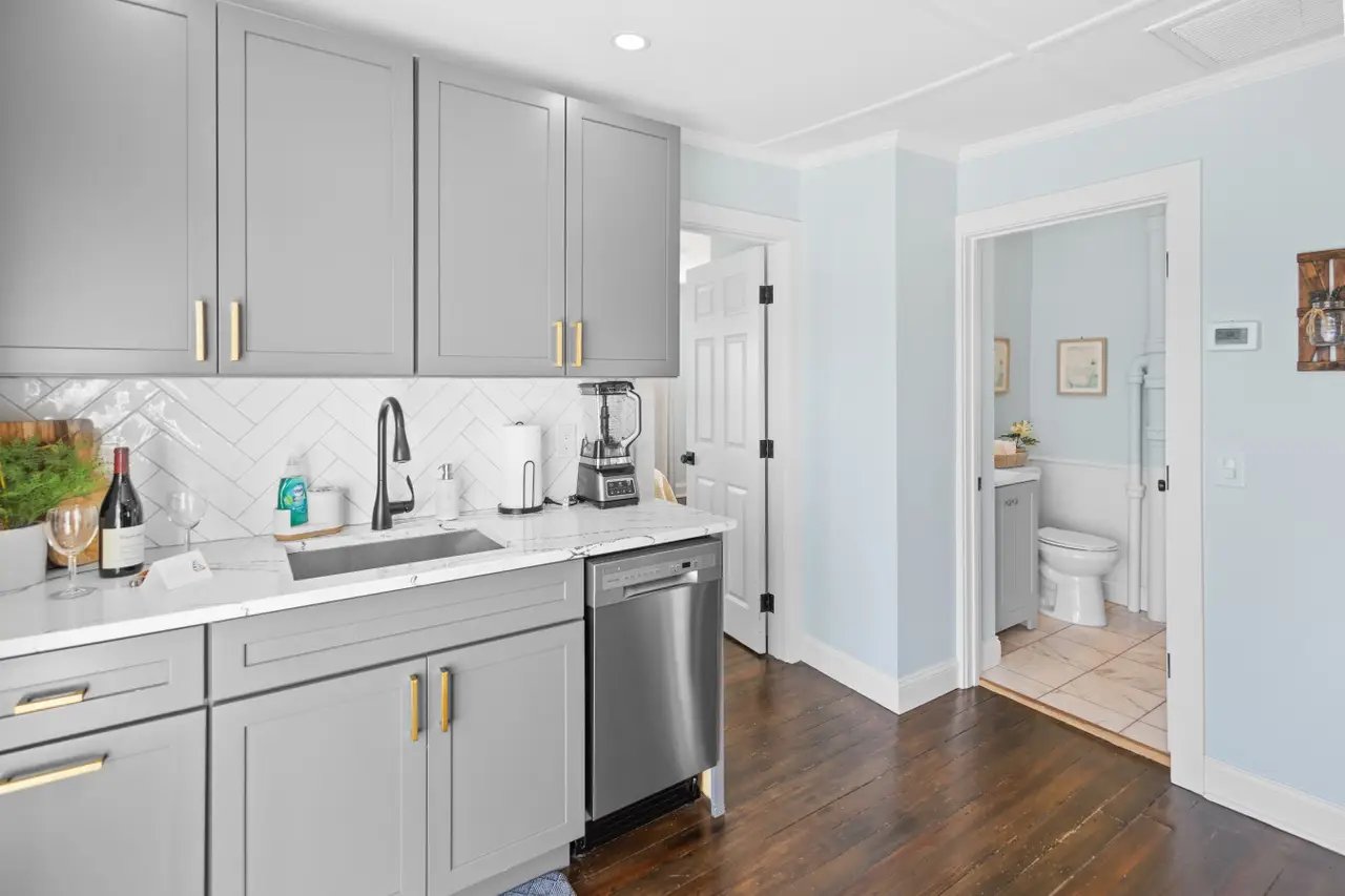 Fabulous Pied-á-Terre Close to Beaches & Downtown!