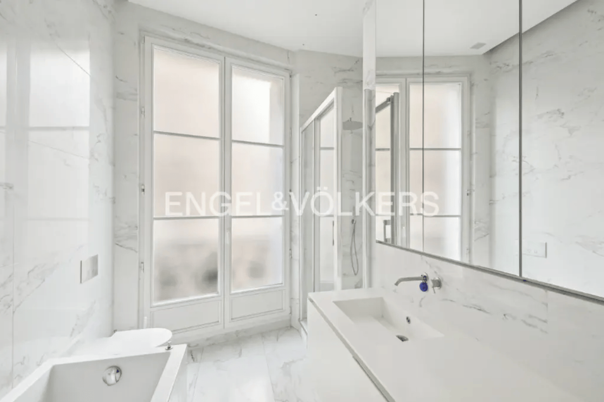 Parisian Apartment In The 16th