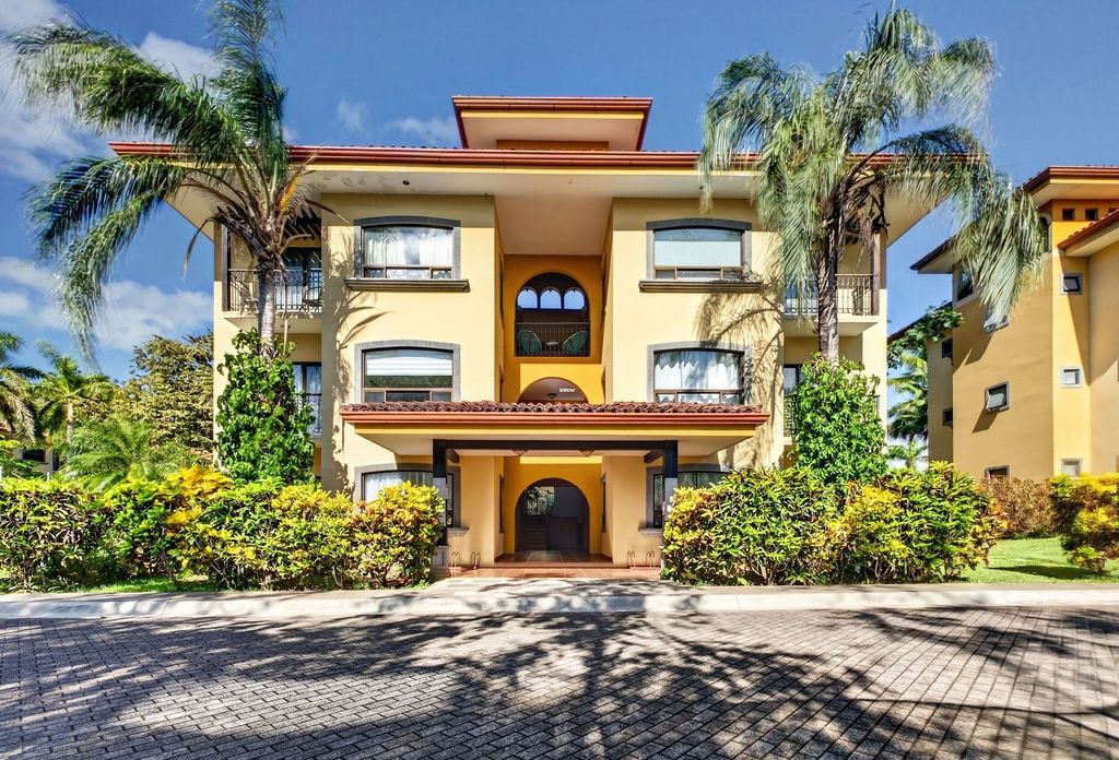 The Oaks #21 | Top-Floor, Turnkey Condo Minutes from Tamarindo