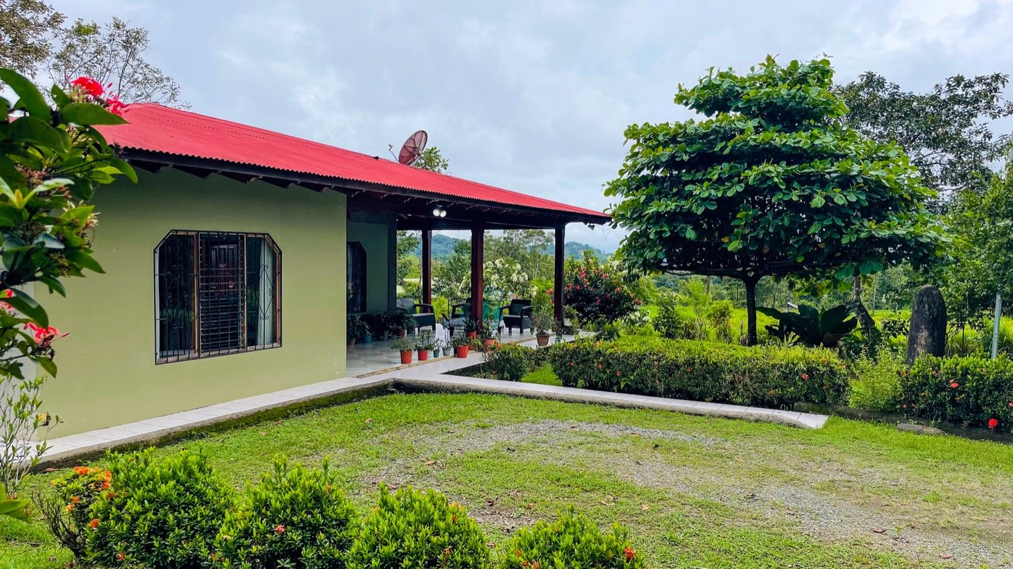 House for Sale in Ojochal, Costa Rica – Traditional Charm on 2.75 Acres