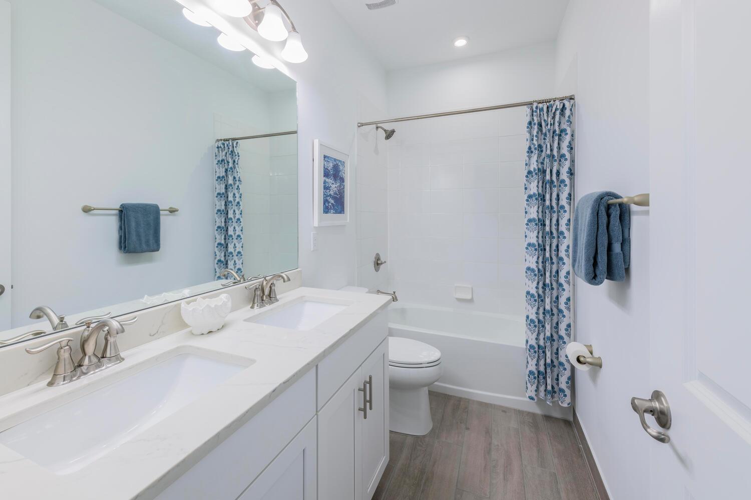 6358 Arcadia Square