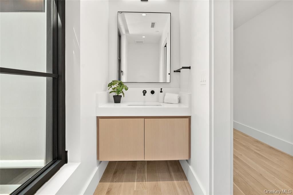 41 Richmondville Ave Unit: Duplex 2