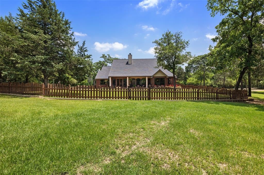 540 Walnut Dr Bellville, Tx 77418