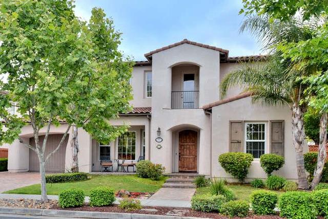 2820 Club Dr