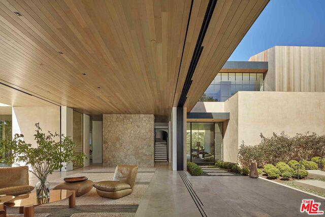 Brentwood Modern by Noah Walker AIA