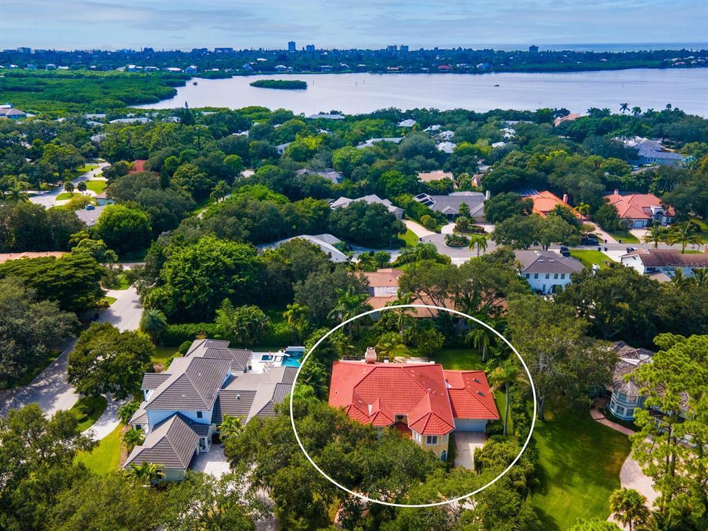 1669 Landings Ln
