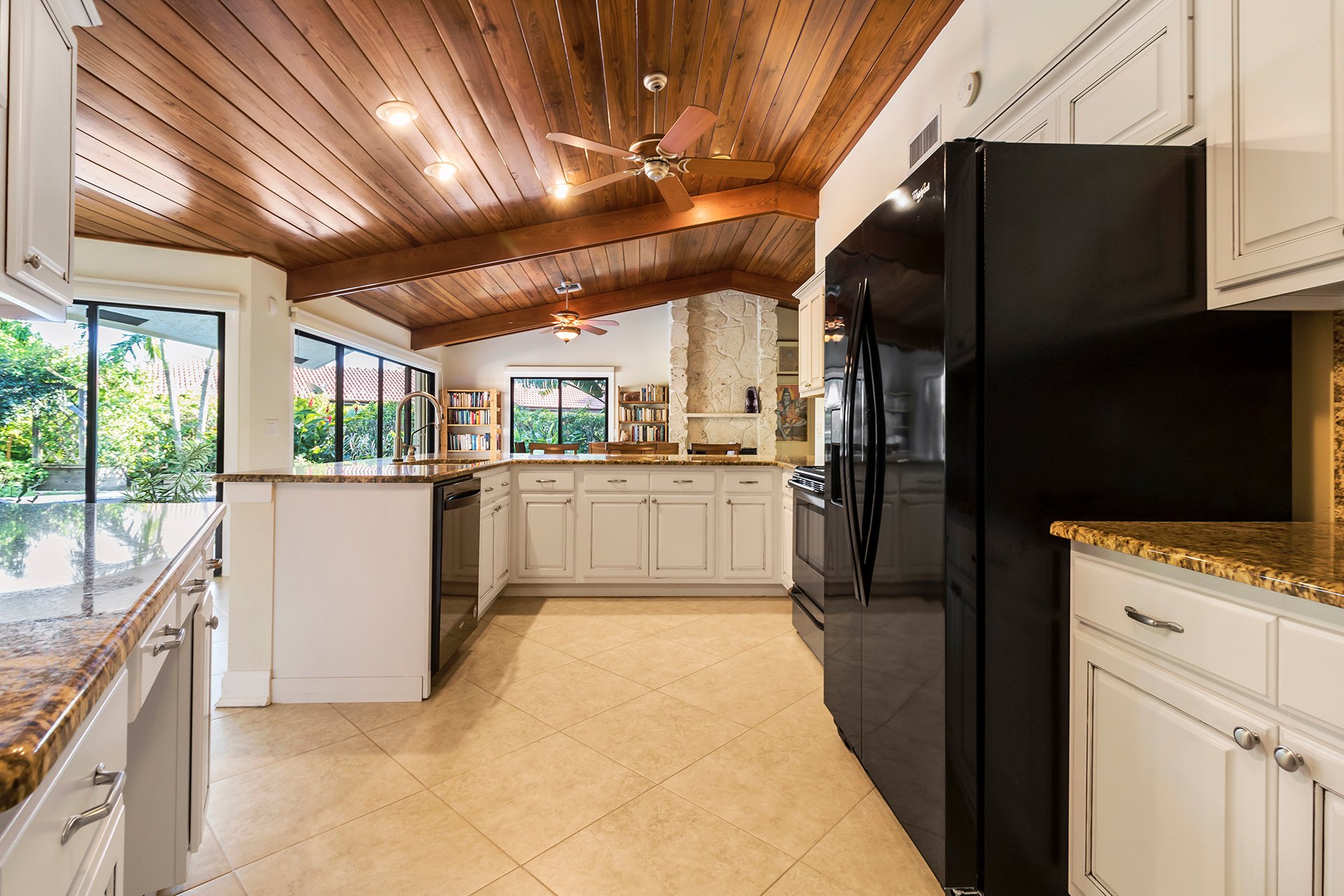 2848 NW 28th St