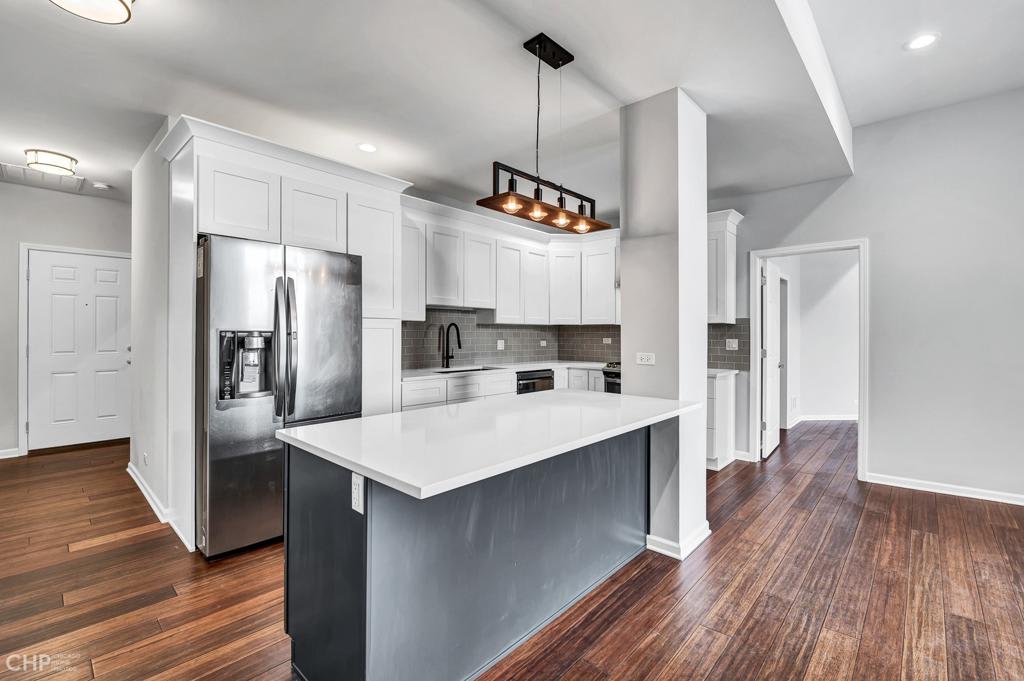 3225 W. Fullerton #2W