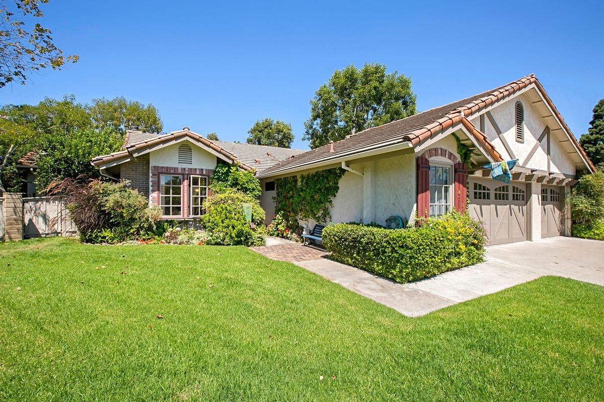 13098 Walking Path Pl