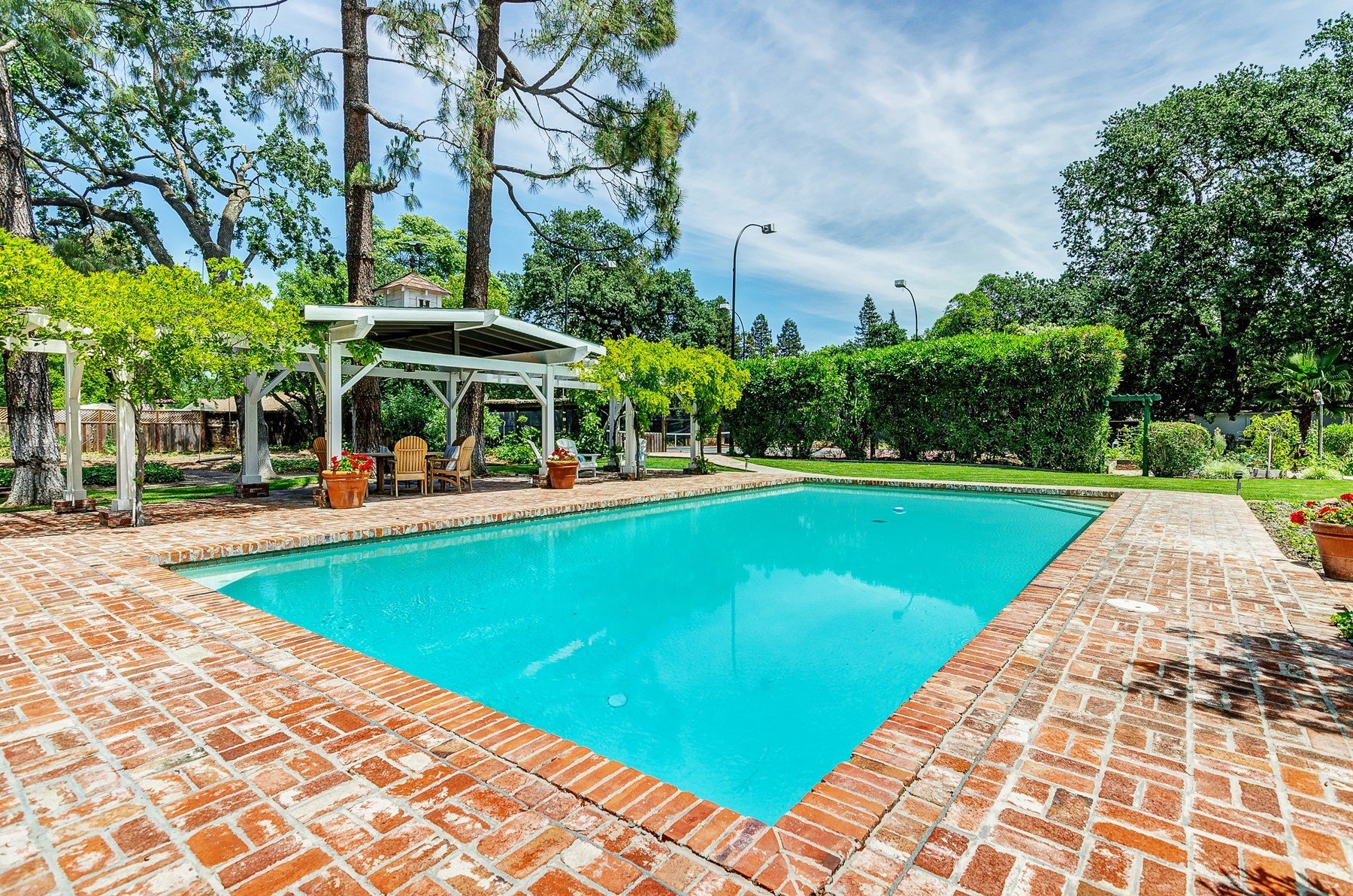 160 Alderwood Rd